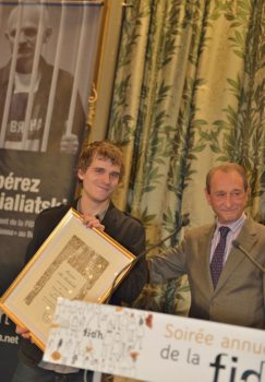 Adam Bialiatski and Mayor of Paris, Bertrand Delanoe, at the Mayors Office