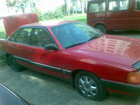 Barysaus' car with punctured tires