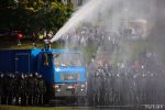 Мужчыну асудзілі на тры гады "хатняй хіміі" за тое, што на акцыі схапіўся за дубінку амапаўца