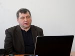 Андрэй Бастунец: Надпіс на майцы  "ЗА Беларусь без Лукашэнкі. Хопіць, дастаў" не можа з'яўляцца абразай