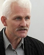 Ales Bialiatski appeals warning in court