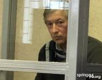 Прысуд за запененыя дзверы ў кватэру супрацоўніцы міліцыі: паўтары гады калоніі