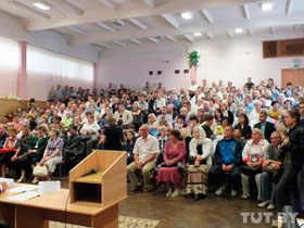 Assembly, at which dwellers of the Pershamaiski district demanded the resignation of the head of the Pershamaiski District Executive Committee